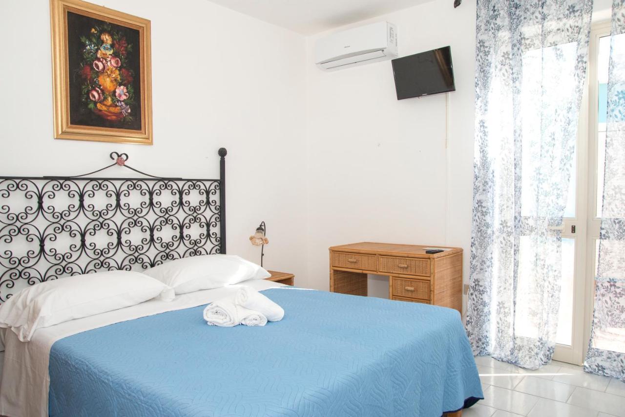 Forio di Ischia Hotel Punto Azzurro מראה חיצוני תמונה