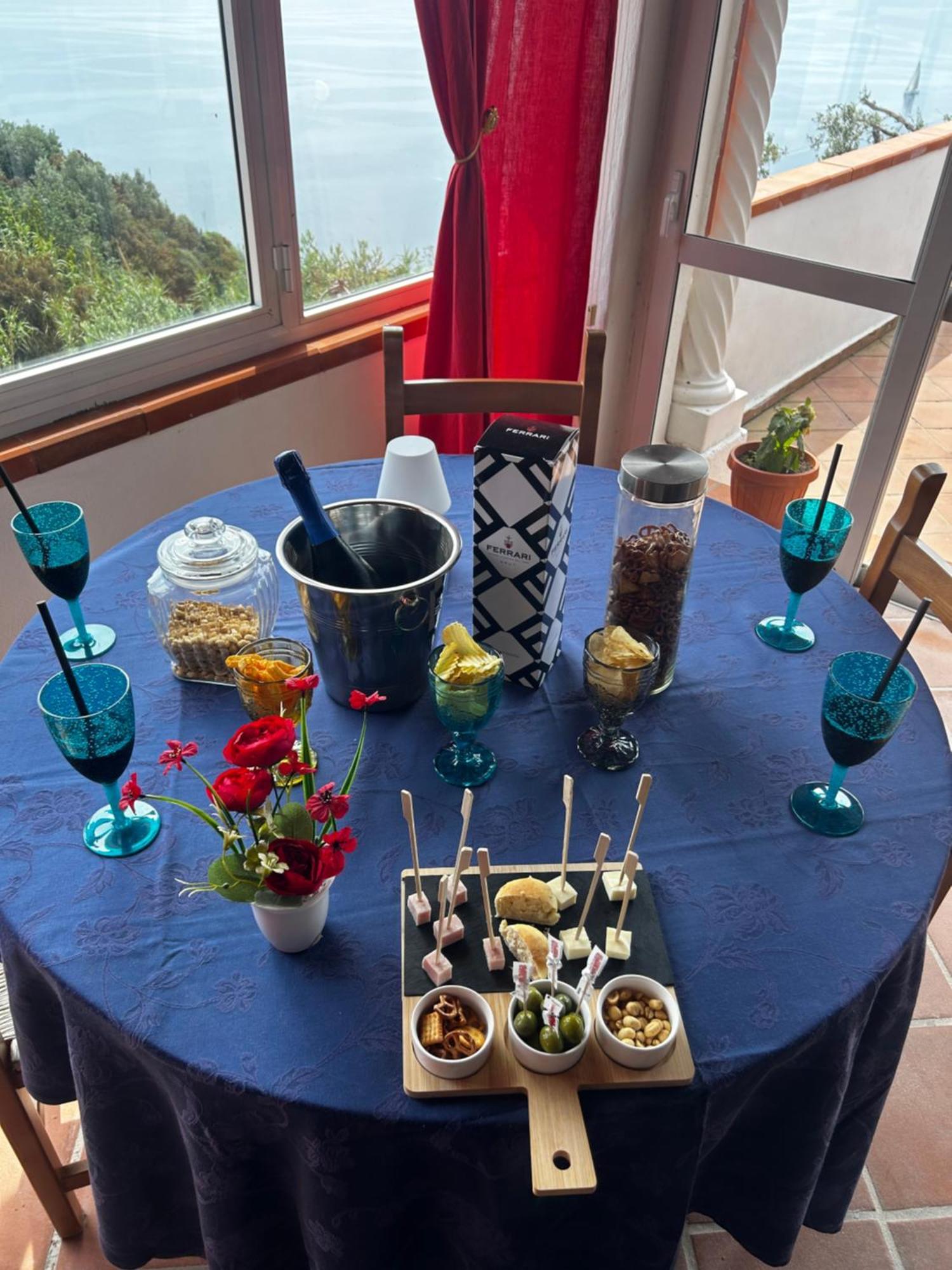 Forio di Ischia Hotel Punto Azzurro מראה חיצוני תמונה